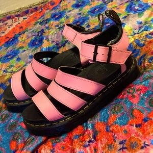 *LIKE NEW* Dr. Martens Blaire size 8 (women) hot pink